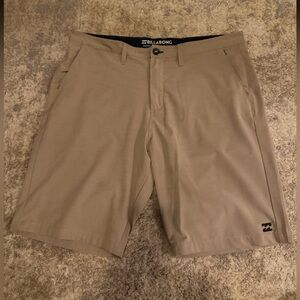 Billabong Men's Khaki Shorts Size 38